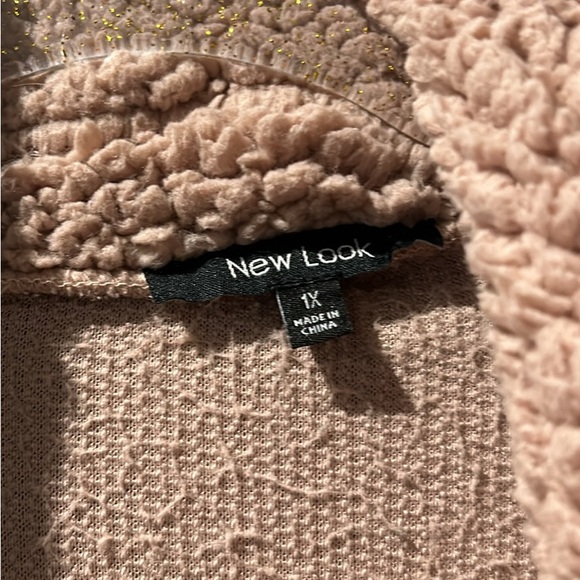 Shacket - Picture 2 of 3